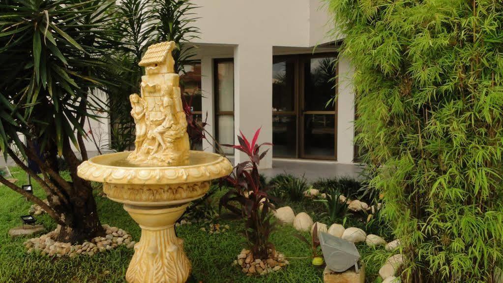 Residencial Ponta Das Canas Aparthotel 2*