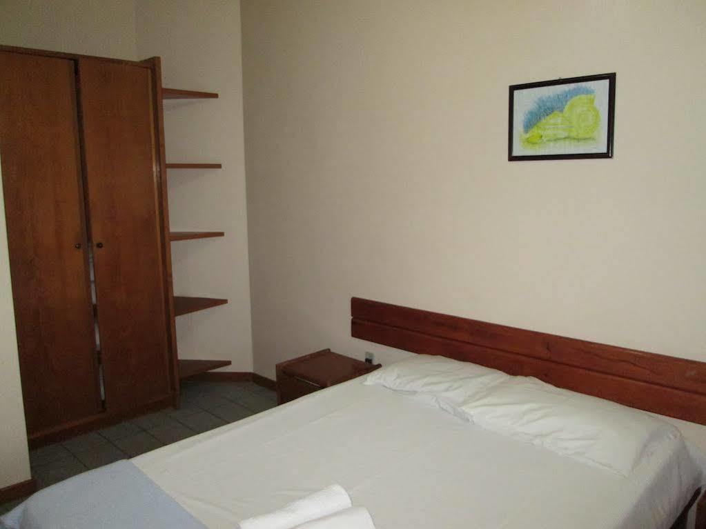 Residencial Ponta Canas 2*